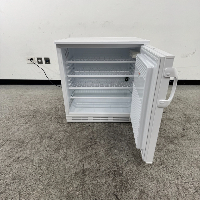 Thermo Scientific Undercounter Refrigerator image 2